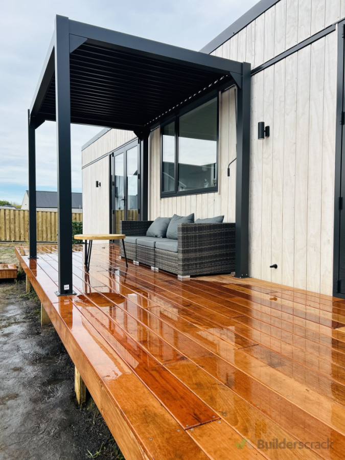 8x2.1 deck with 2x3 kitset pergola