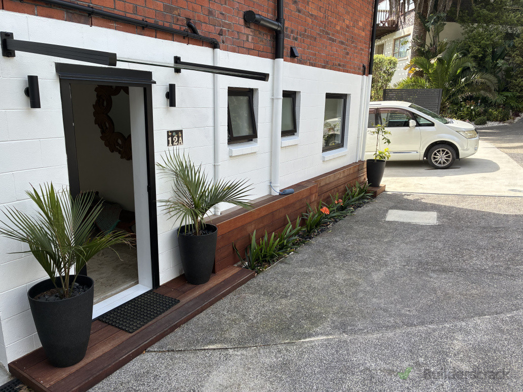 Entrance deck and entrance area.