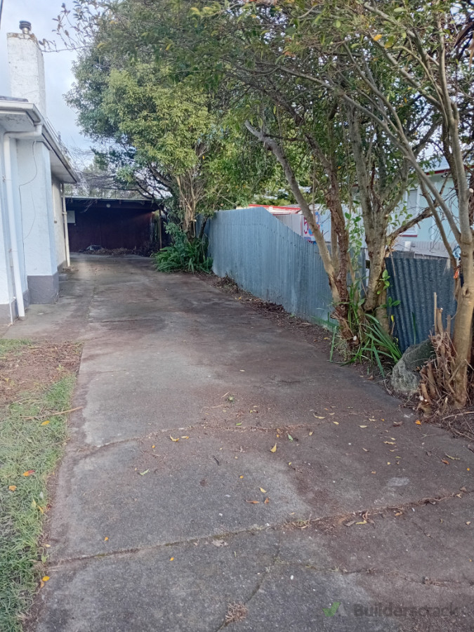 The end result looking up the driveway