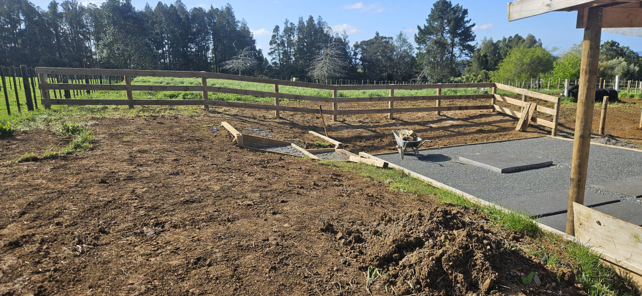 Oratia Red Shed, outdoor entertainment space
