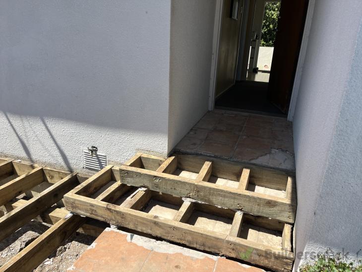 Laying new decking timber on existing deck frame (#1182922) | Builderscrack