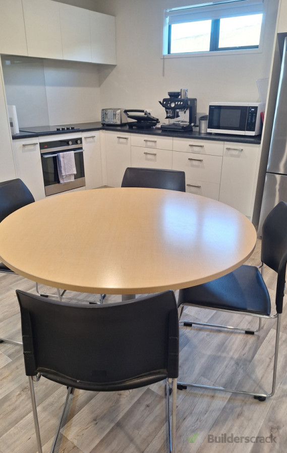 Clean and well organized Kitchen