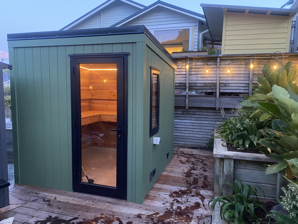 Western red cedar sauna