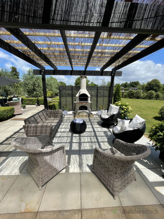 Pergola/ Paving/ pizza oven