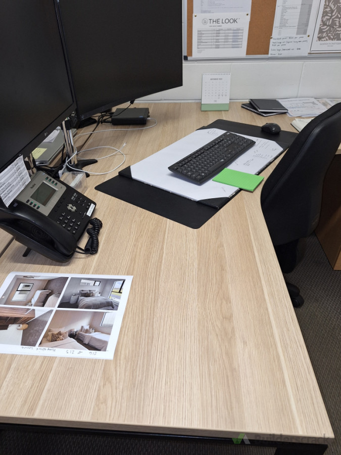 Desk Clean
