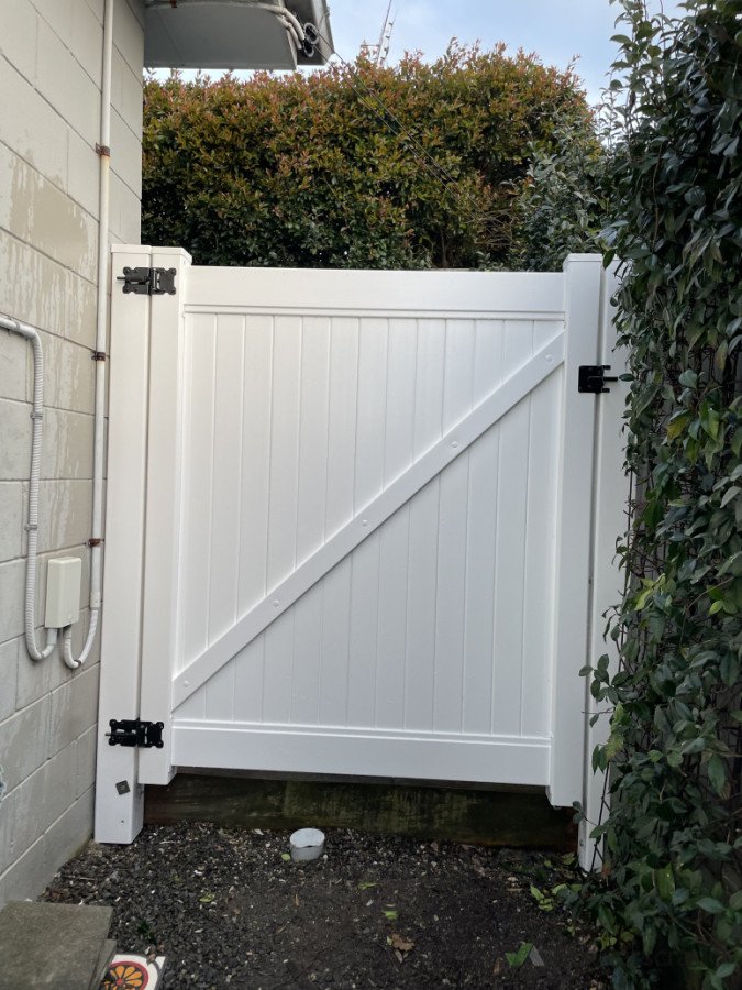 PVC gate