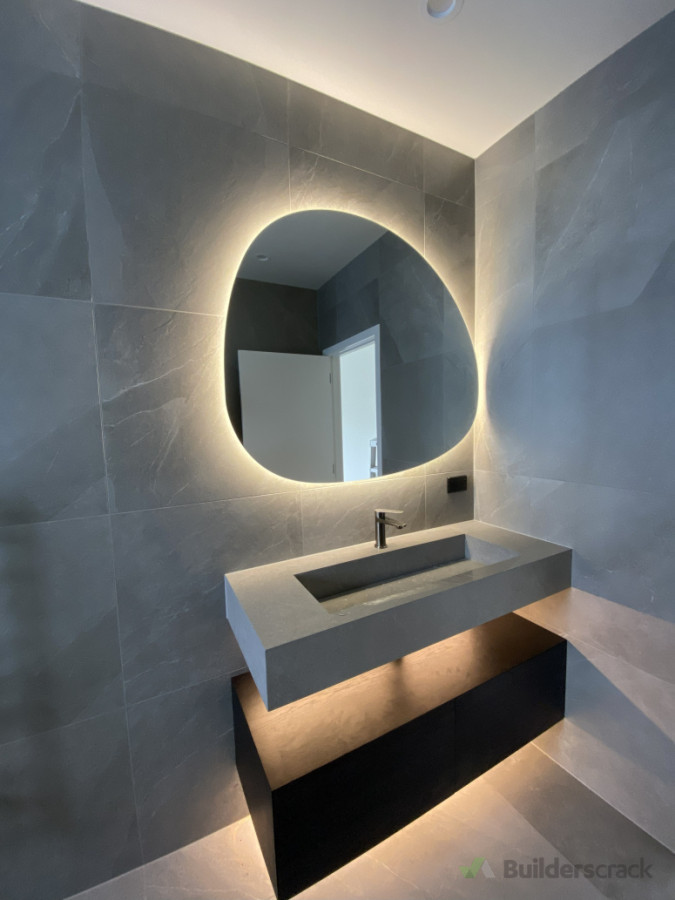 Backlit mirror & vanity LED