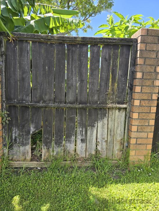 Fence Replacement (#1192978) | Builderscrack