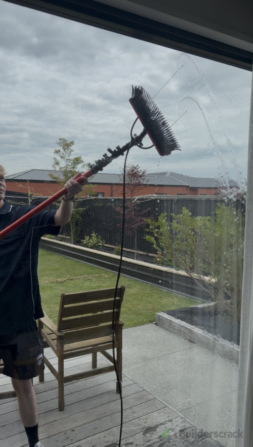 Pure water fed pole system clean