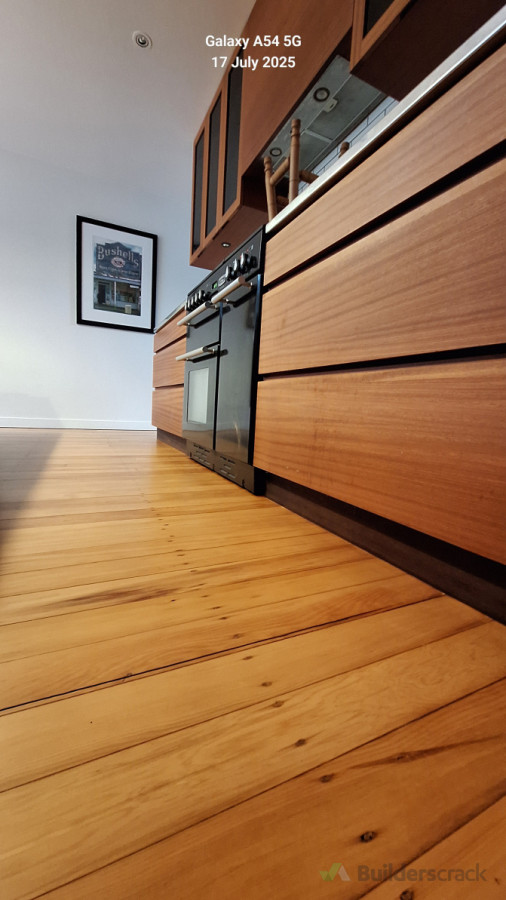 Loba Waterbase 2k finish