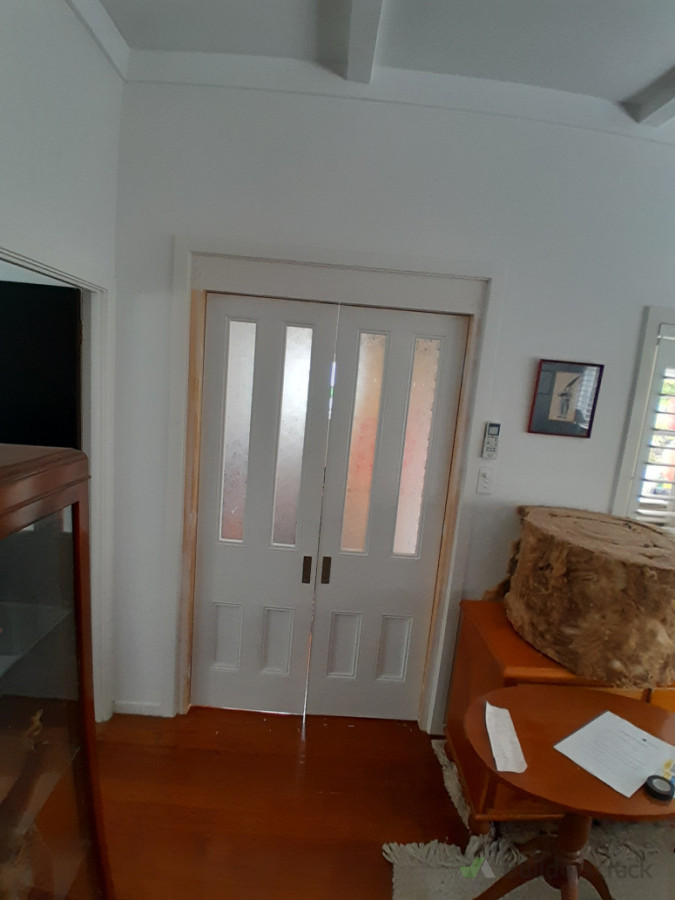 This is a bifolding door, at the entrance. Frame the opening, Hange the door, plastered, and paint. Small job, and client was very kind. Making it easier.