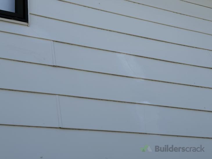 Cladding Replacement Damage Examples Fix cracked cladding and paint (#1194618) | Builderscrack