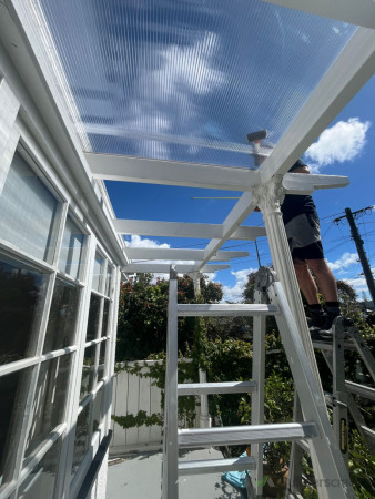 New twin wall on pergola