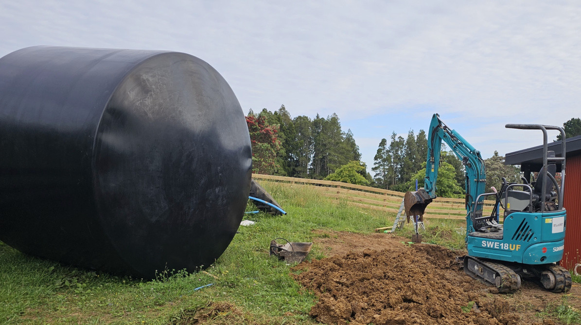 14,000L stormwater tank insulation