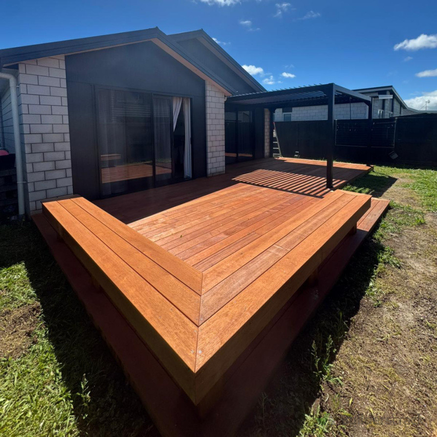 Kwila Deck with Pergola & Bench Seat