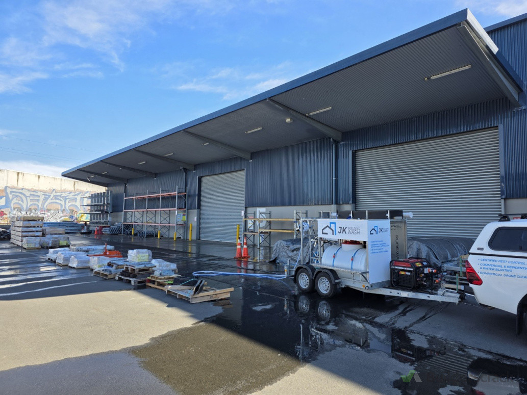 External warehouse clean