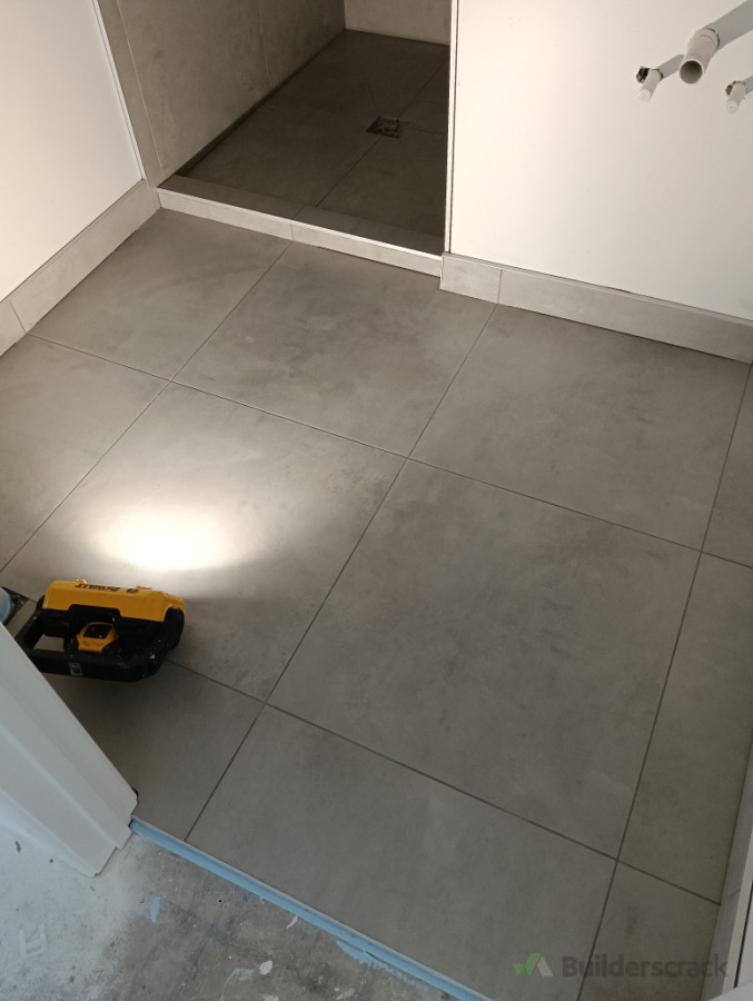 Bathoom floor tiles 600x600