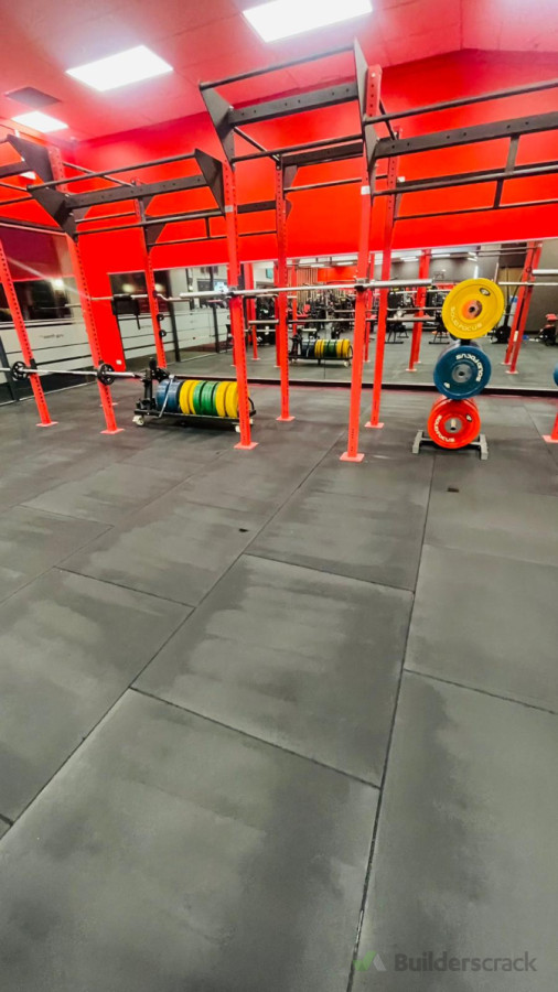 Gym tiles cleaning service
