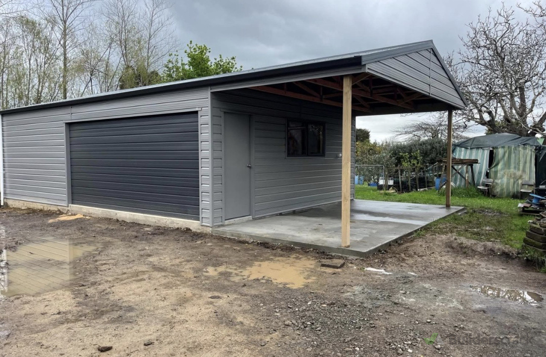 Garage with extended roofline