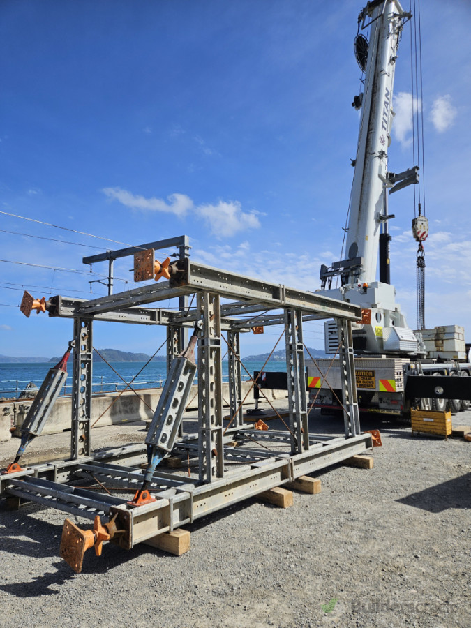 Temporary truss build