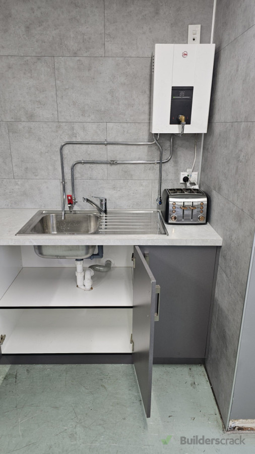 Upgraded Commercial Kitchen Unit