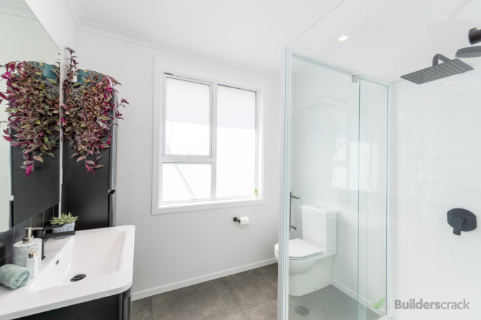 New ensuite. we designed this to work withing the existing foot print and untilise the existing exterior windows.