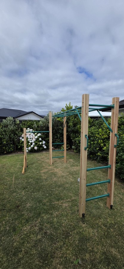 Kids Monkey  bar Assembly