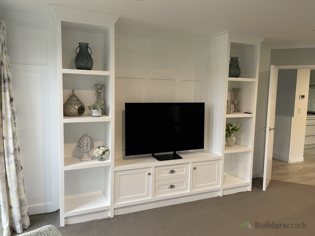 TV / Shelving unit