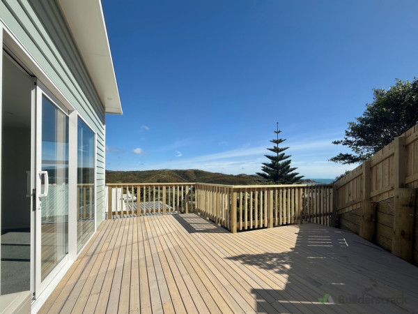 A good size deck with a spectacular outlook. Half of this deck is a floating deck above a membrane roof.