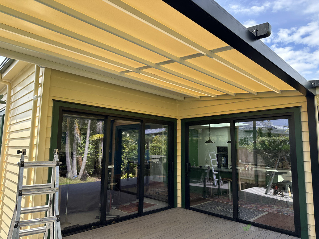 Retractable awning with built in leds