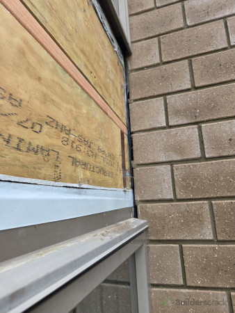 Leaking through Junction on hardies to bricks