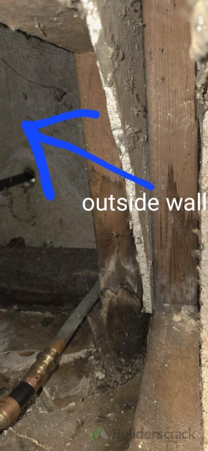 Water leaking in through exterior wall (#1214746) | Builderscrack