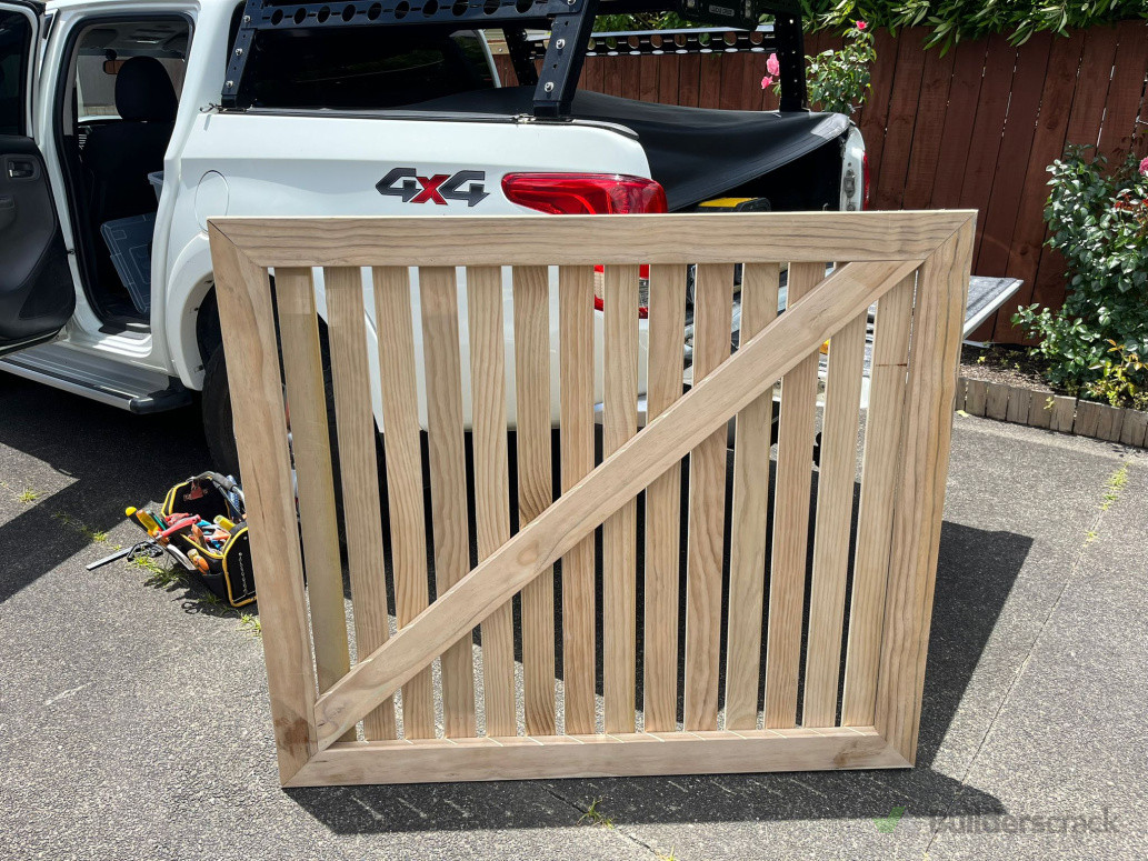 customised gates