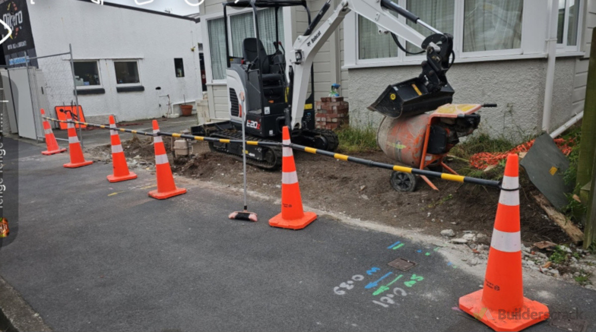 Demo with 2t digger and tipper truck