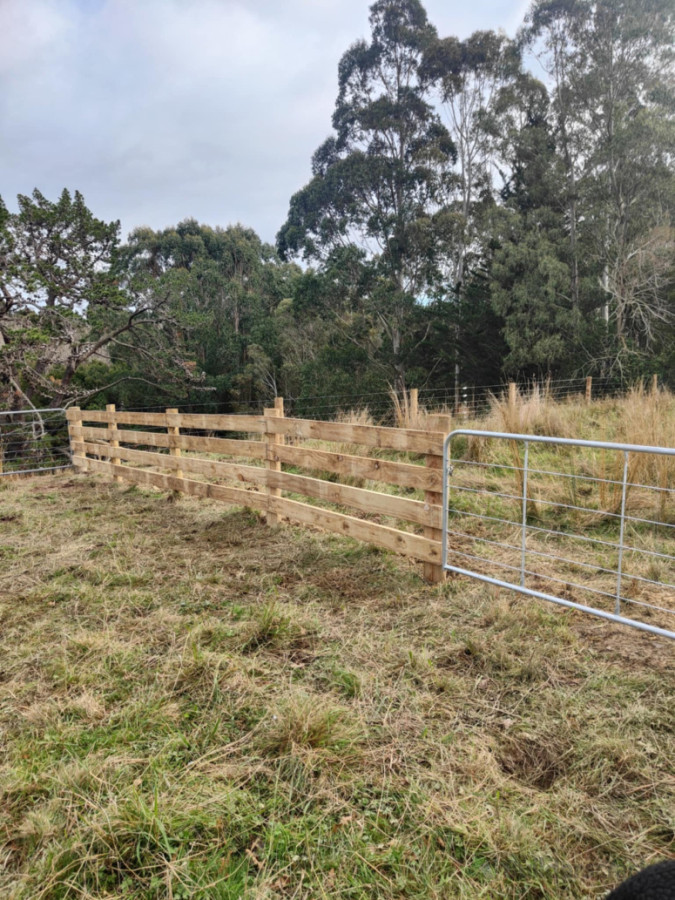 Small lifestyle block fence