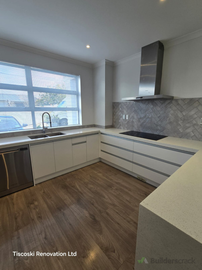 Kirchen splash back (tiles)