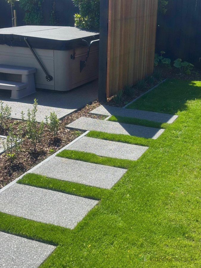 Exposed aggregate steppers and Kwila spa screen