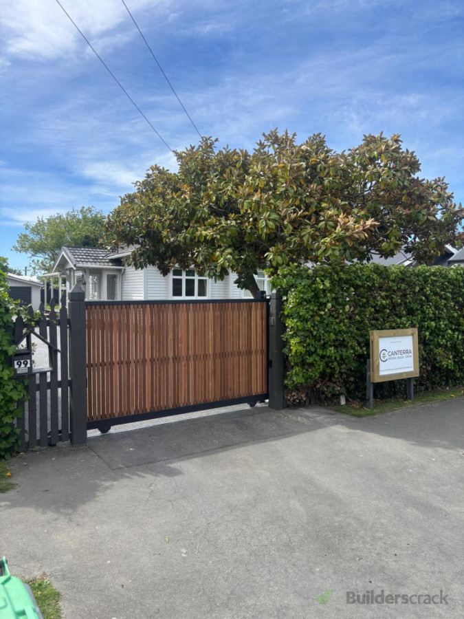 Kwila electric sliding gate