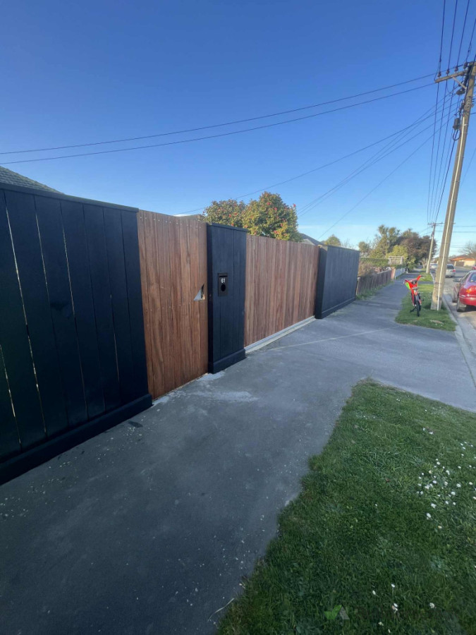 1.8m Paling Fence With Kwila Gate