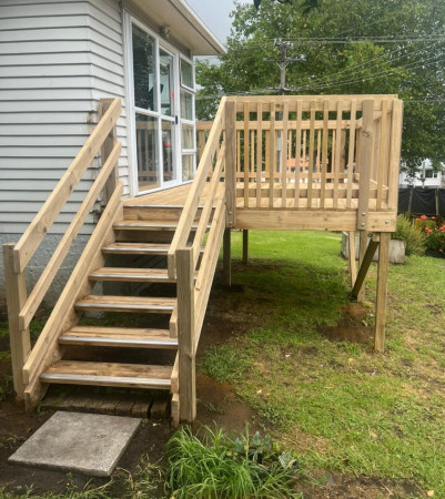 Deck & Stairs