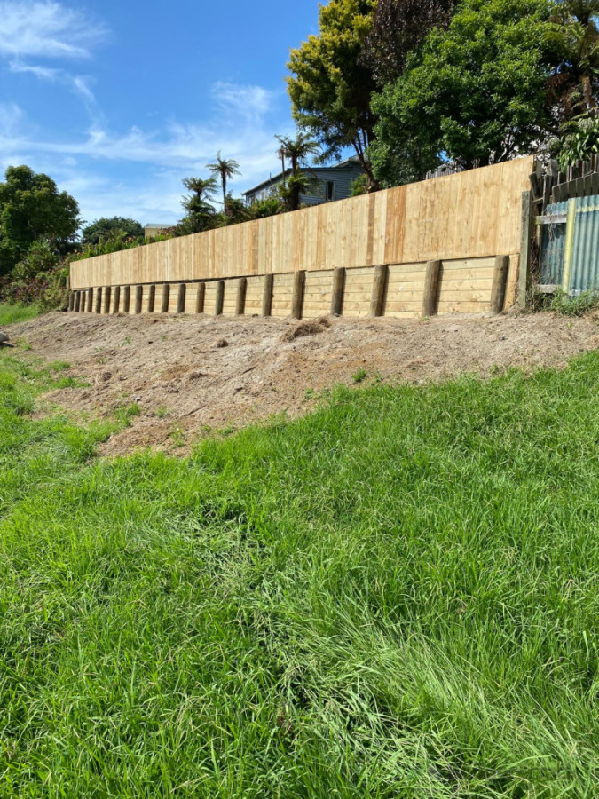 Fence & Retaining Wall