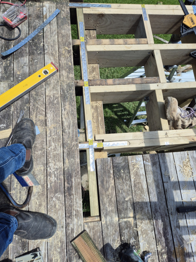 Fixing connection to the existing decking.