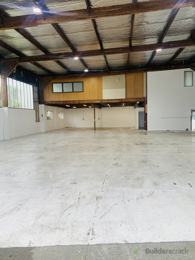 Factory warehouses cleaning