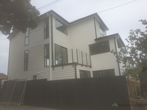 GLEN INES APARTMENTS