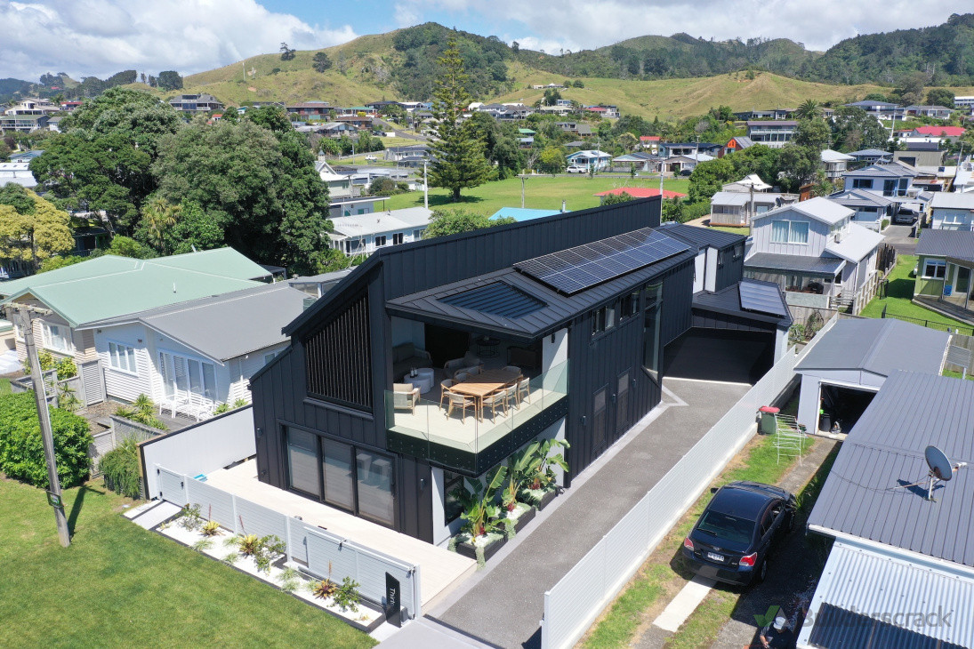 Aluminium Fencing & Automated Gate