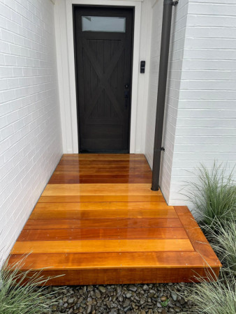 Front entrance deck - Garapa