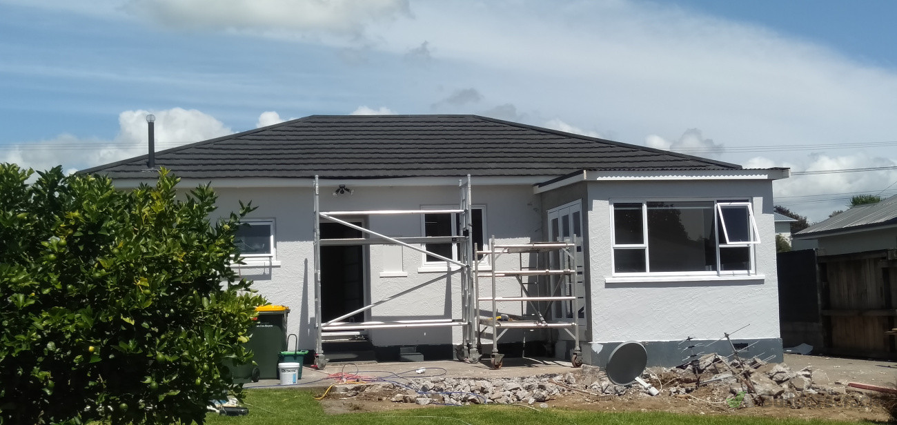 Decromastic roof revival. Prepped right. Coated to last.