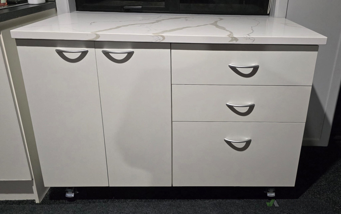 Customised cooking table on wheels for garage