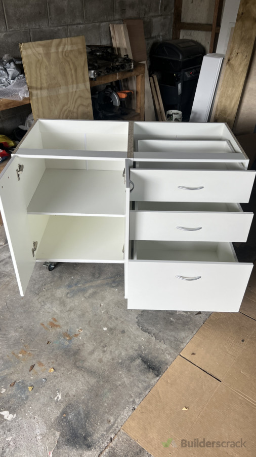 Customised cooking table on wheels for garage