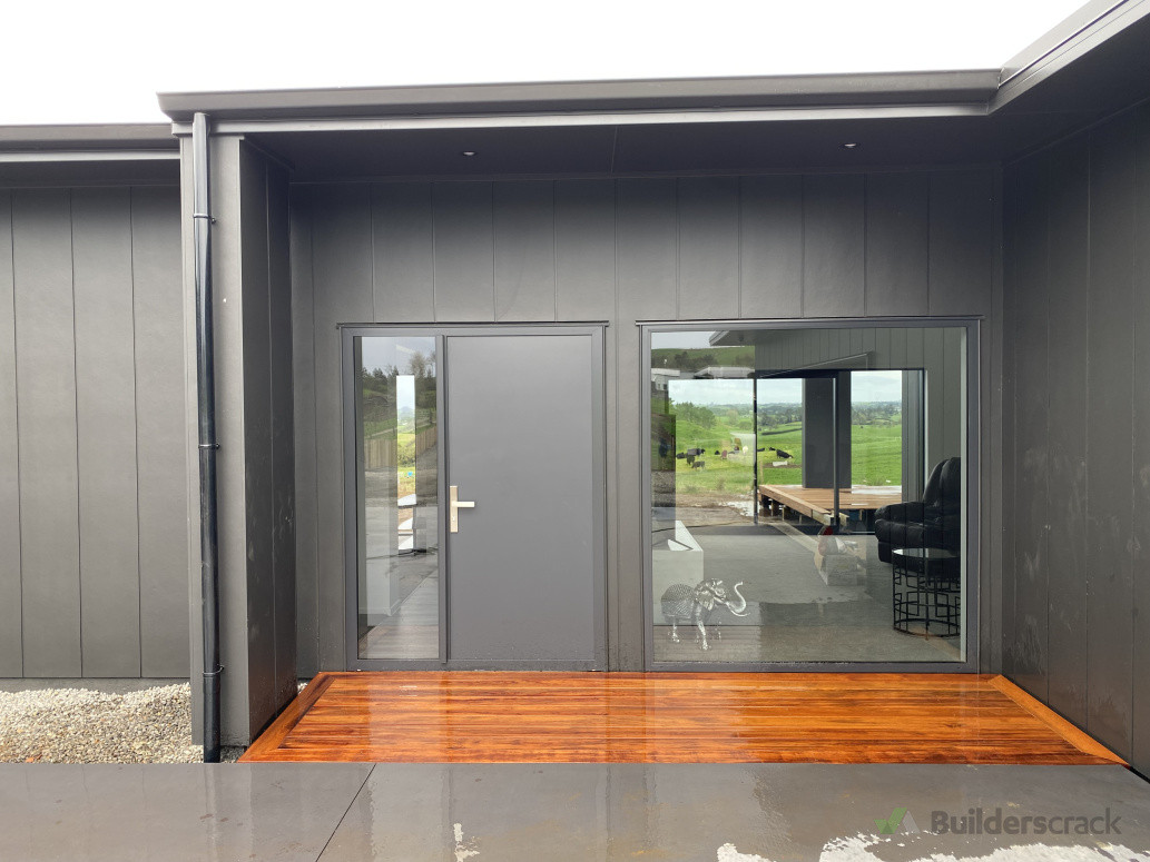 Entrance deck feature